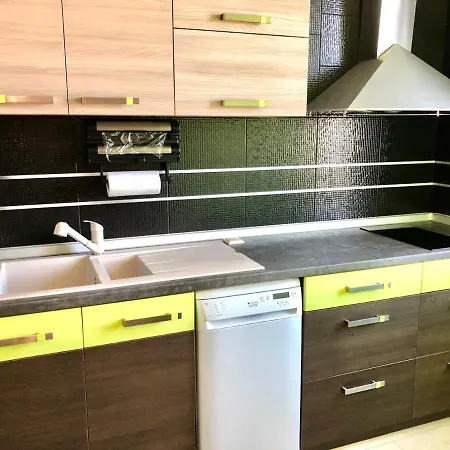 Avelov Art Apartment *