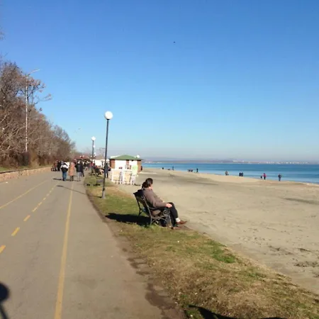 Avelov Art Apartment *