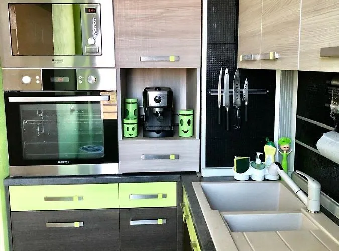 Апартамент Avelov Art *