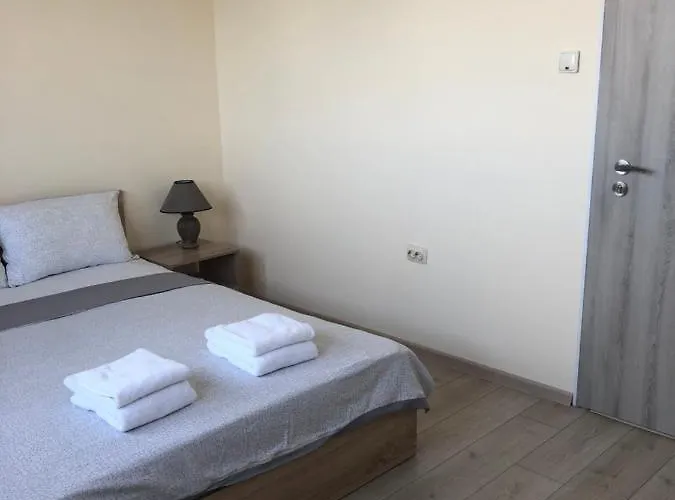 Avelov Art Апартамент Бургас