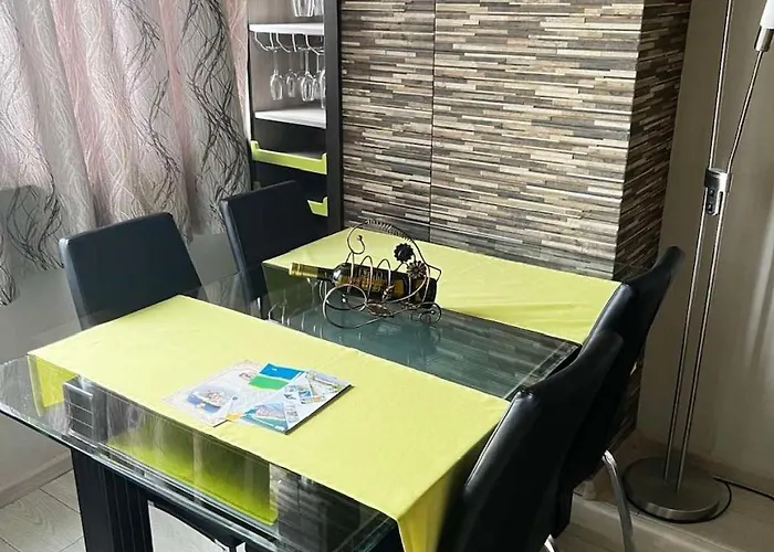 Avelov Art Апартамент *